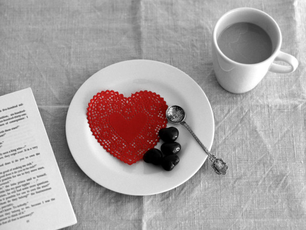 家居壁纸：温馨壁纸，咖啡、盘子、心形
